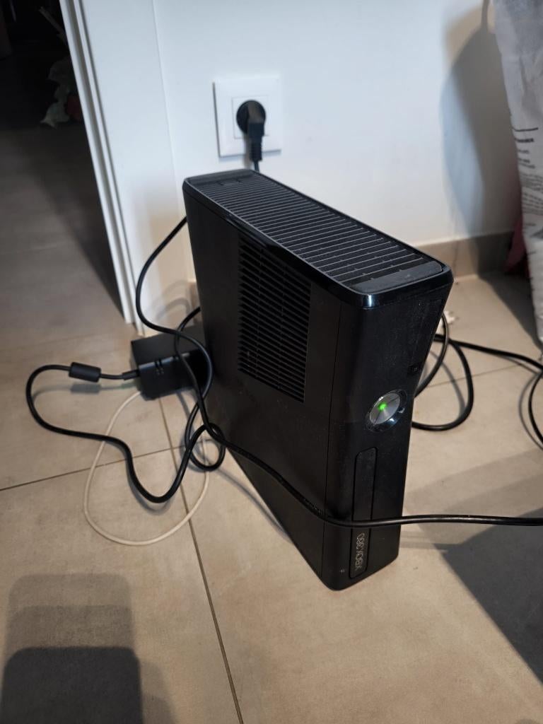 Xbox 360 + 4 jeux, Consoles de jeu & Jeux vidéo, Jeux | Xbox 360, Shooter, 1 joueur, À partir de 16 ans, Enlèvement