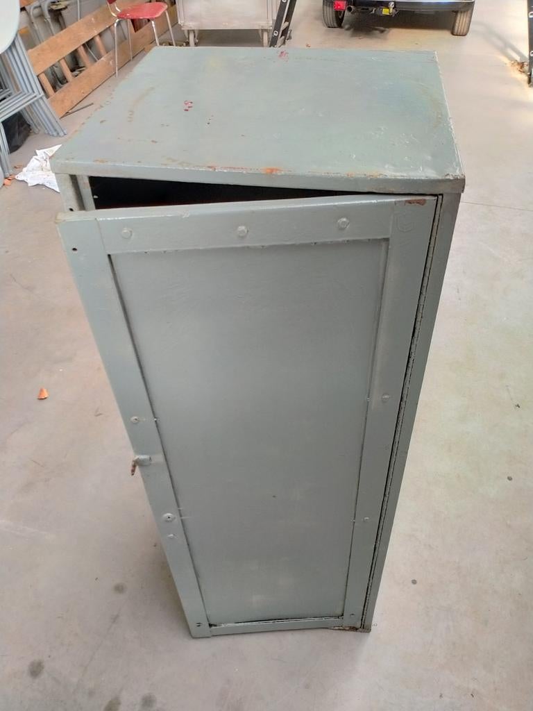 2 Armoires métallique tiroirs SNCB vintage
