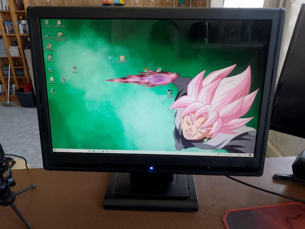 écran pc 22 pouces + clavier souris filaire et micro, Informatique & Logiciels, Moniteurs, Enlèvement, Utilisé, VGA