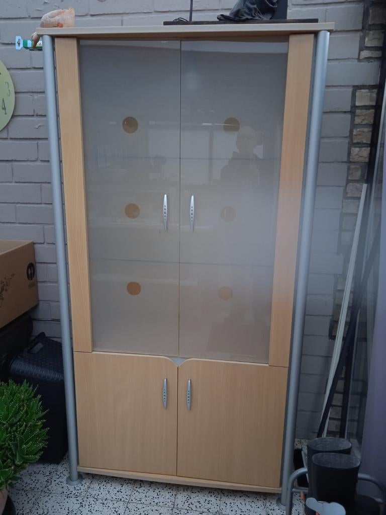 Vitrine avec poutres en verre, Avec tablette(s), Utilisé, 50 à 100 cm, 150 à 200 cm