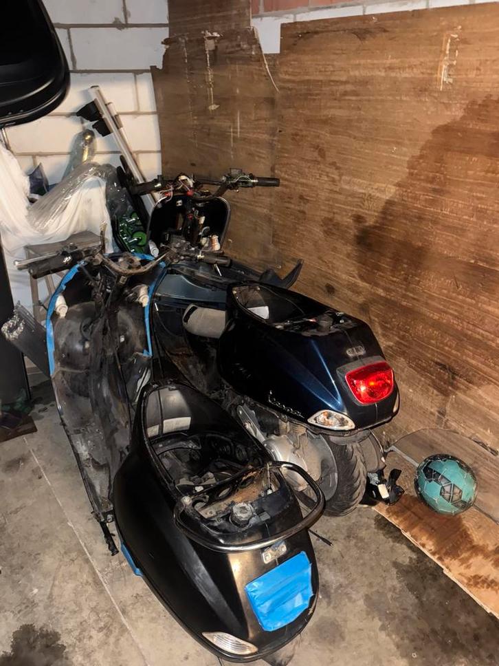 Vespa 4temps classe a, Vélos & Vélomoteurs, Cyclomoteurs | Tomos, Comme neuf, Enlèvement