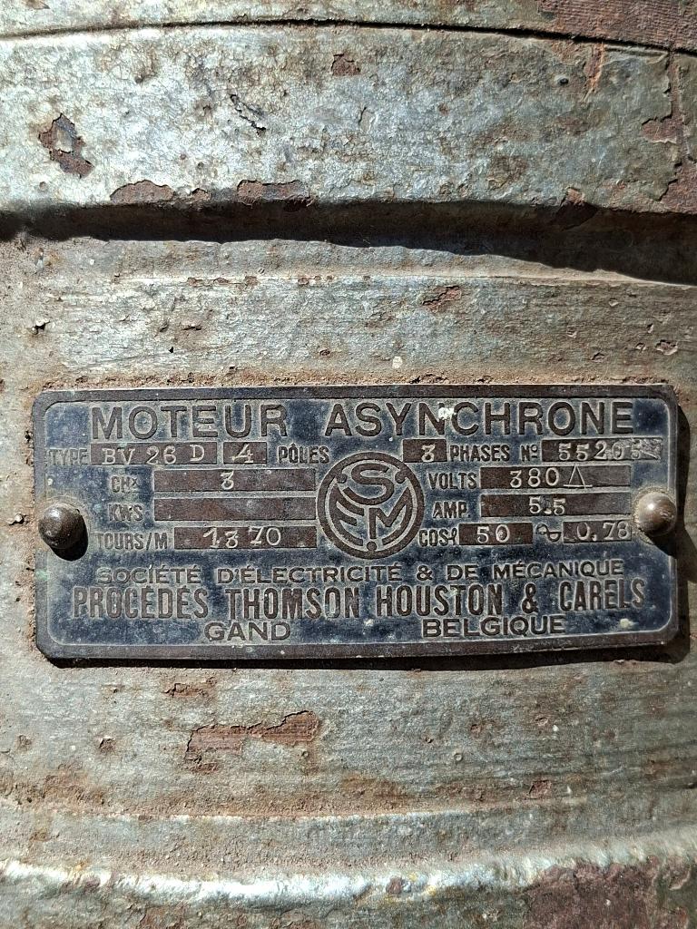 Moteur électrique triphasé ancien – robuste et fonctionnel, Bricolage & Construction, Moteurs, Moteur électrique, Enlèvement