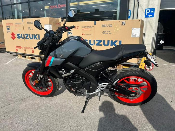 Yamaha mt125 met garantie en stuurverwarming, Motos, Motos | Yamaha, Particulier, Naked bike, jusqu'à 11 kW, ABS, Poignées chauffantes