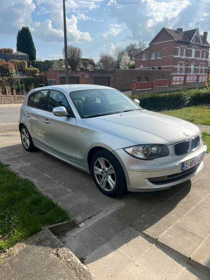 Bmw 116, Autos, BMW, Particulier, Série 1, Diesel, Euro 5, Berline, 5 portes, Boîte manuelle, Argent ou Gris, Noir, Enlèvement