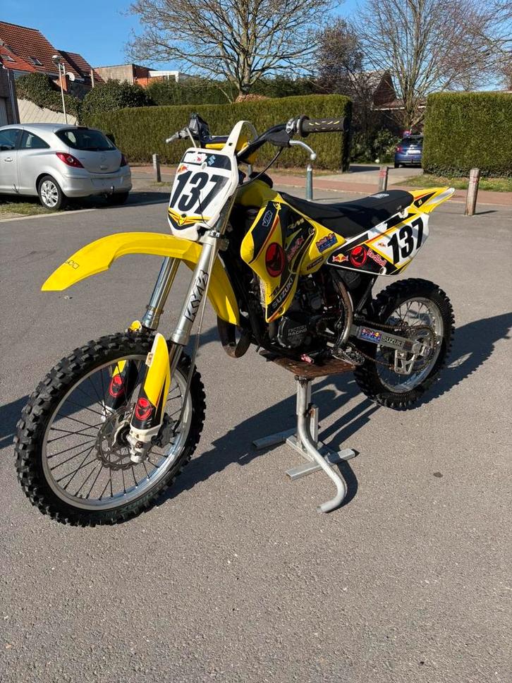 Suzuki RM 85, Fietsen en Brommers, Brommers | Crossbrommers, Zo goed als nieuw, Suzuki, Ophalen