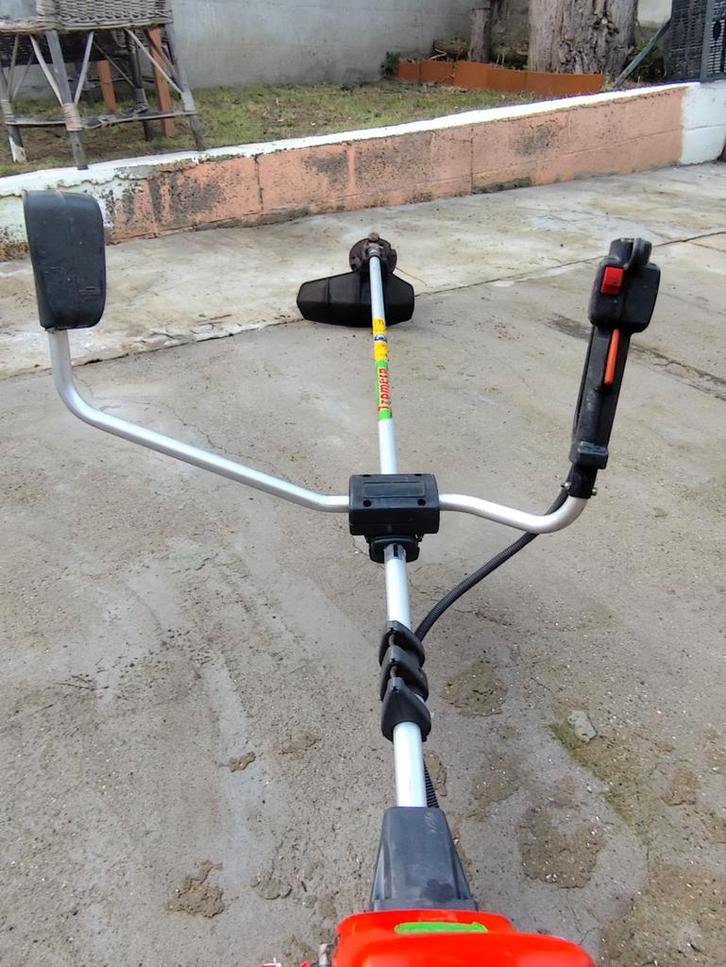 Débroussailleuse tromeca, Tuin en Terras, Bosmaaiers