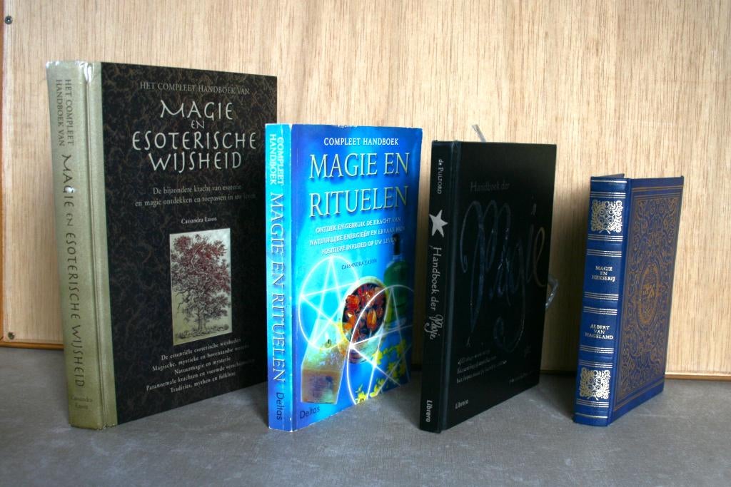 Esoterische wijsheid - Magie., Boeken, Esoterie en Spiritualiteit, Gelezen, Achtergrond en Informatie, Astrologie, Diverse auteurs