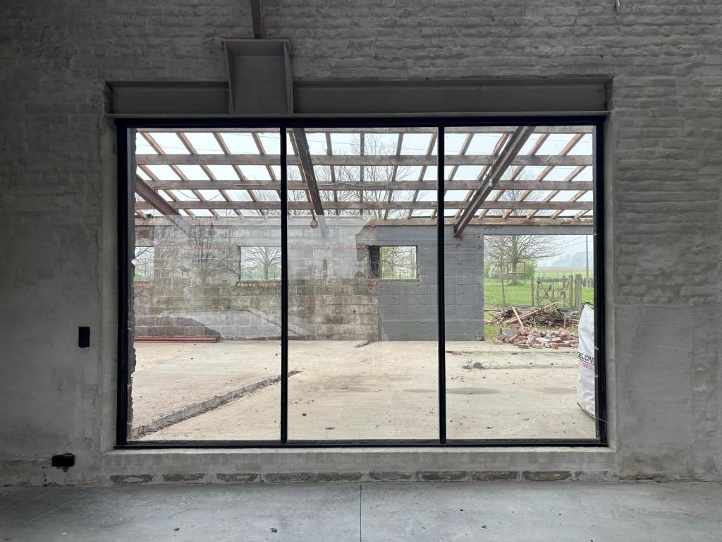 groot vast aluminium raam te koop, Doe-het-zelf en Bouw, Glas en Ramen, Ophalen, Gevelraam of Ruit, 160 cm of meer, Zo goed als nieuw