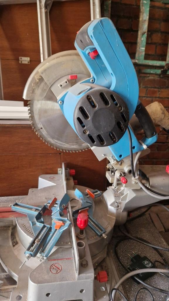 Scie à onglet, Enlèvement