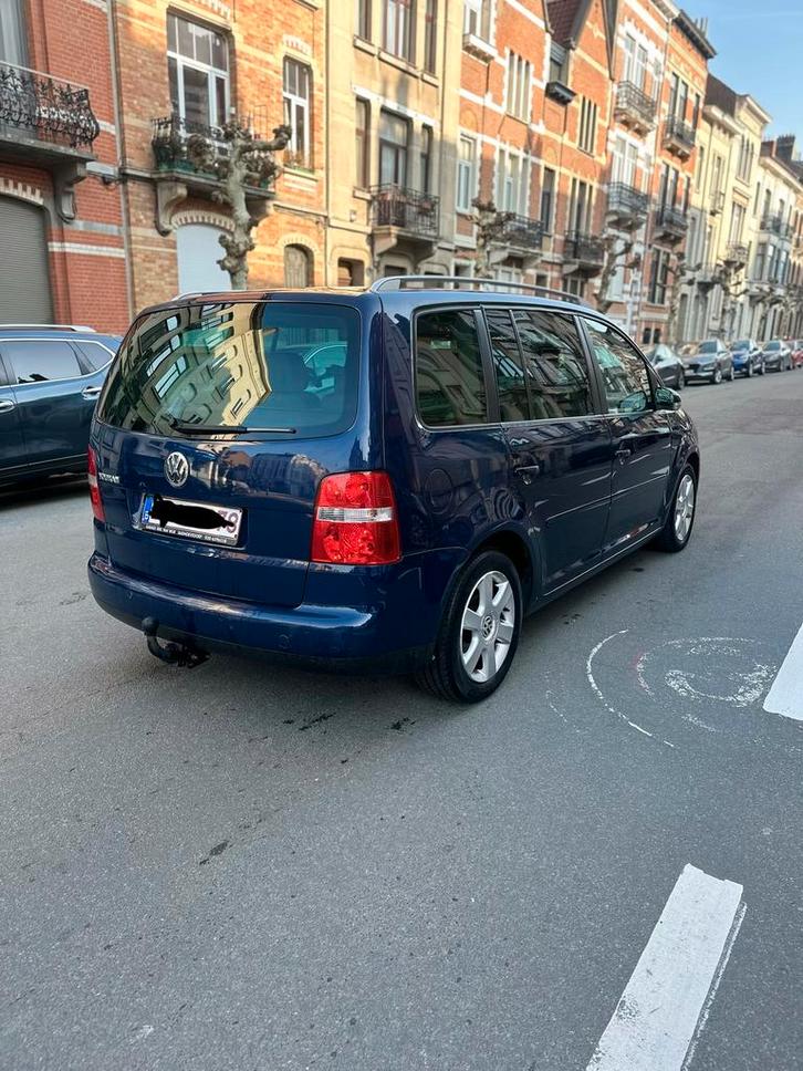 Automatique Essence 1.6i Volkswagen Touran Tres bon etat, Autos, Volkswagen, Particulier, Touran, Sièges chauffants, Essence, 5 portes