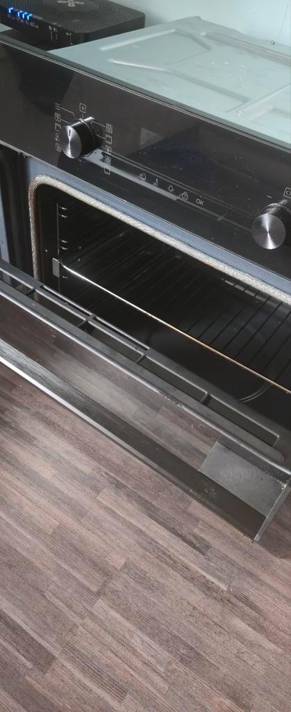 Four encastrable AEG quasi neuf (livré fin 2025, Electroménager, Fours, Enlèvement