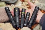 Recherchées : lampes de poche de qualité (Olight, Fenix,...), Enlèvement ou Envoi, Comme neuf, Accumulateur
