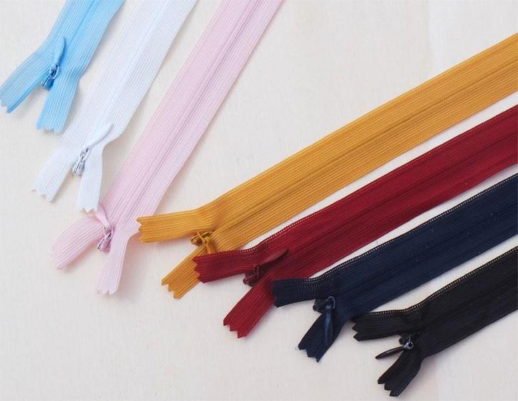 124) 7 Blinde Ritsen 25cm verschillende kleuren, Hobby en Vrije tijd, Naaien en Fournituren, Nieuw, Rits of Sluiting, Ophalen of Verzenden