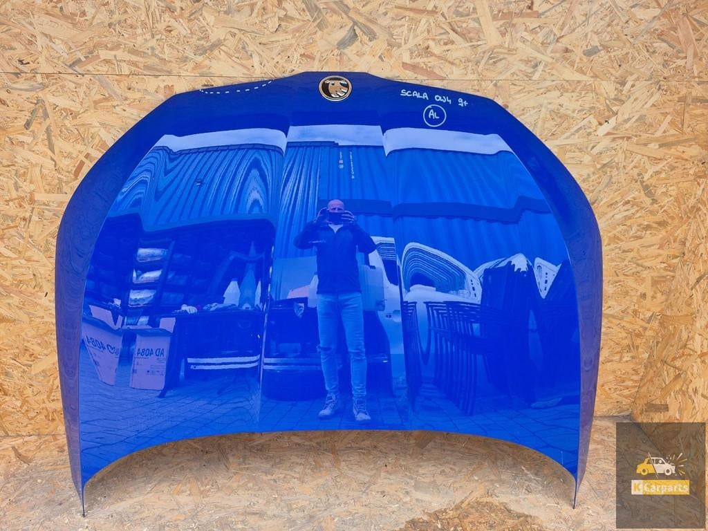 Capot de moto Skoda Scala, Infoline@skoda-auto.cz, Tr. Vaclava Klementa 869
293 01  Mlada Boleslav, CZ, Utilisé, Skoda