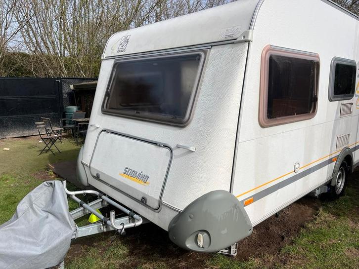 Caravan Knaus 2002 met mover te koop, Caravans en Kamperen, Caravans, Particulier, tot en met 4, 1250 - 1500 kg, Knaus, Omvormbare zithoek