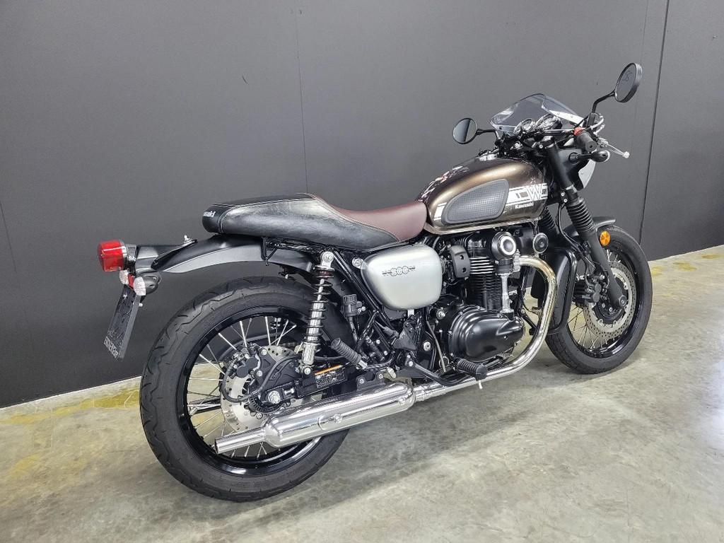 Kawasaki W 800 Café (bj 2021), Bedrijf, 12 t/m 35 kW, 800 cc, Overig