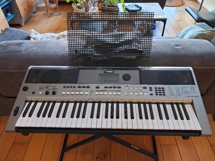 Yamaha PSR E443, Musique & Instruments, Synthétiseurs, Utilisé, 61 touches, Yamaha, Avec connexion MIDI, Enlèvement