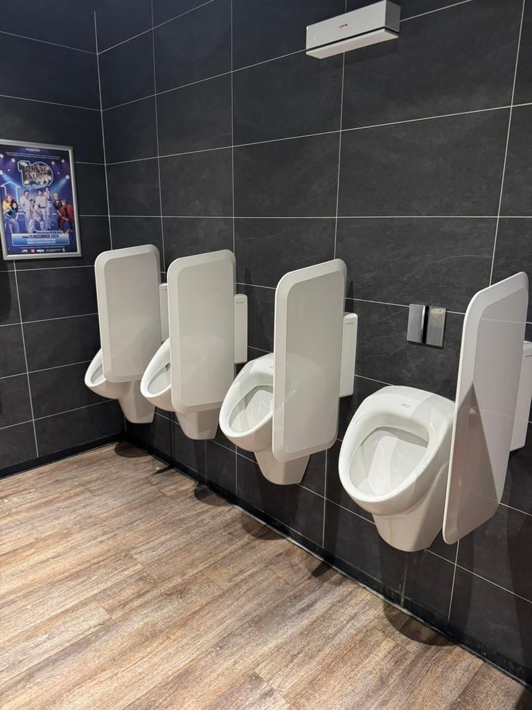 uriniors  en schaamschottenngeberit, Ophalen, Zo goed als nieuw