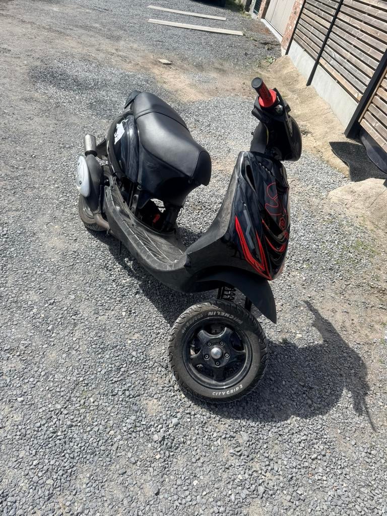 Piaggio zip 2000, Fietsen en Brommers, Scooters | Piaggio, Zo goed als nieuw, Zip, Ophalen