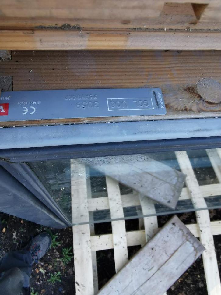 2 dakramen - Velux ramen, Doe-het-zelf en Bouw, Glas en Ramen, Gebruikt, Dakraam, 120 tot 160 cm, 80 tot 120 cm, Ophalen