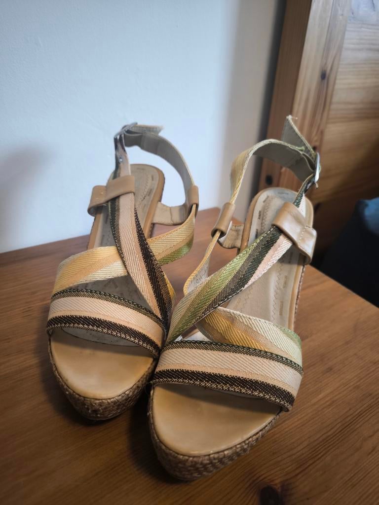 Sandales compensées à lanières colorées T 38, Vêtements | Femmes, Chaussures, Espadrilles, Beige, Comme neuf, Enlèvement