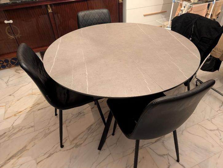 Uitschuifbare ronde tafel(grijs marmereffect)+4 zwarte stoel, Huis en Inrichting, Tafels | Eettafels, Gebruikt, Vijf personen of meer