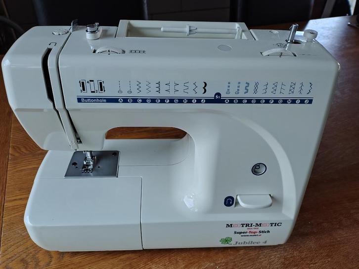 Naaimachine MatriMatic Jubilee 4, Hobby en Vrije tijd, Naaimachines en Toebehoren, Zo goed als nieuw, Naaimachine, Ophalen