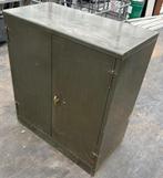 Metalen kast groen B91 H102 D46cm, Ophalen