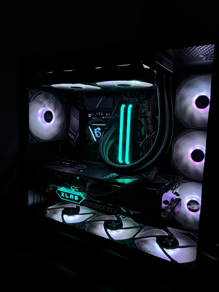 Pc rtx 4080, Games en Spelcomputers, Games | Pc, Ophalen, Zo goed als nieuw