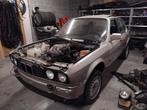 BMW E30 sedan in onderdelen, Enlèvement, Avant, BMW