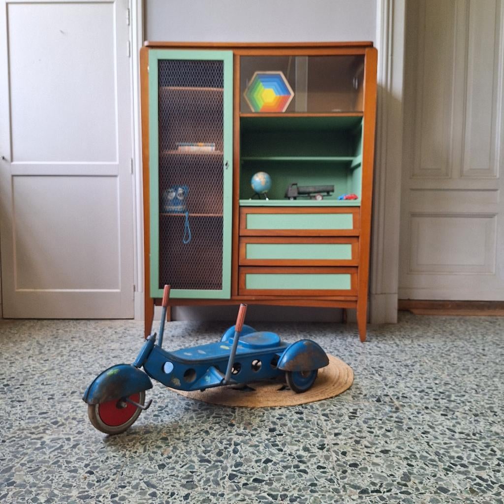 60s kinderkamerkast vintage speelgoed kast retro kinderkamer, Gebruikt, Kast, 105 cm of meer, 100 cm of meer