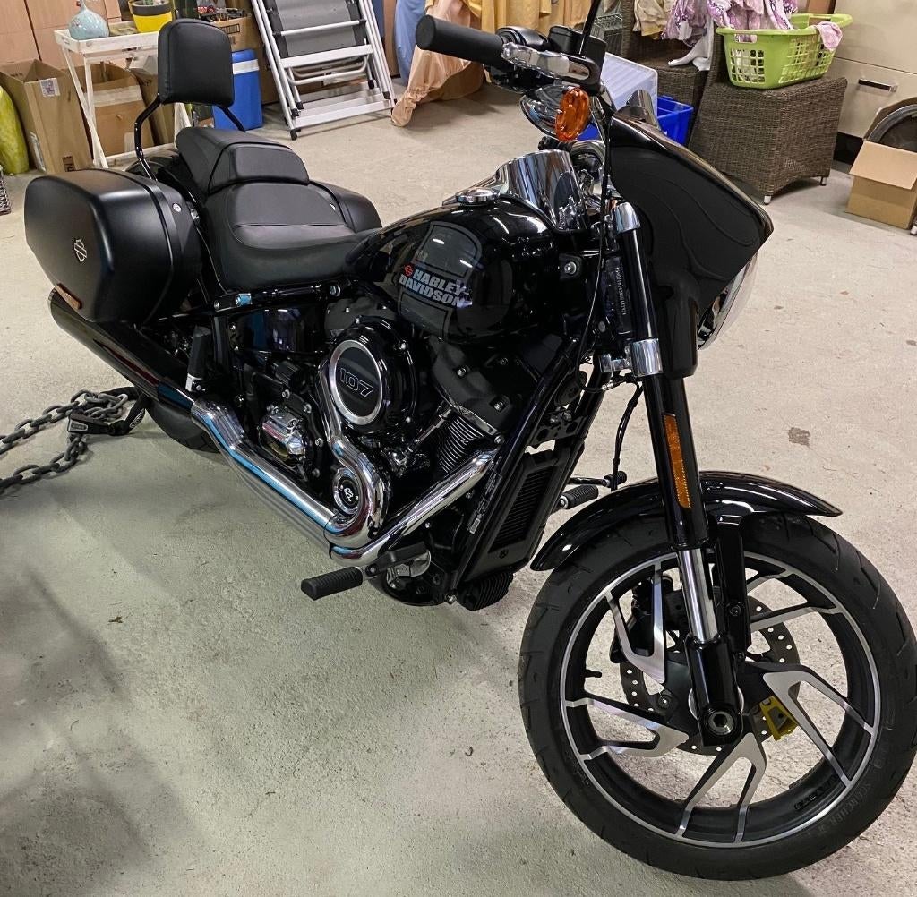 Harley Davidson Sport Glide 107 met 3900 km nieuwstaat, 2 cilinders, 1745 cc, Motorrijbewijs A, Gebruikt