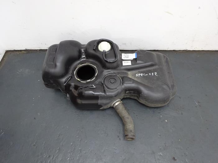 Réservoir de carburant d'un Mercedes Sprinter, Autos : Pièces & Accessoires, Systèmes à carburant, Mercedes-Benz, Utilisé, 3 mois de garantie