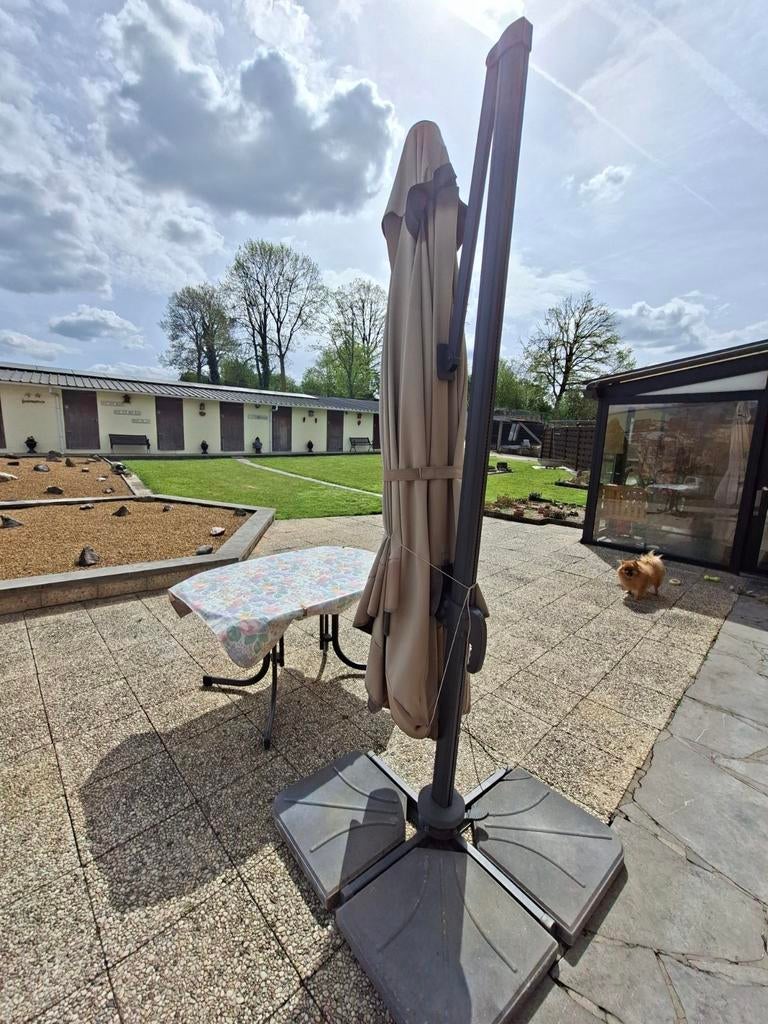 Parasol, Ophalen, Zo goed als nieuw