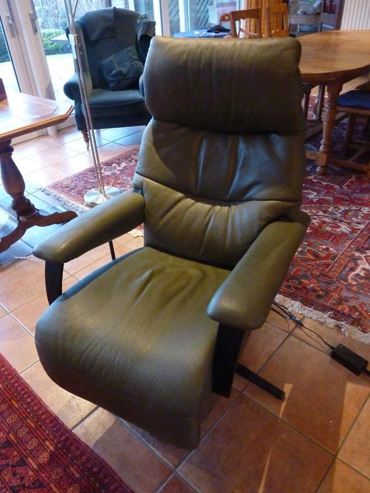 Fauteuil relax électrique en cuir, Maison & Meubles, Fauteuils, Comme neuf, Cuir, Métal, Enlèvement