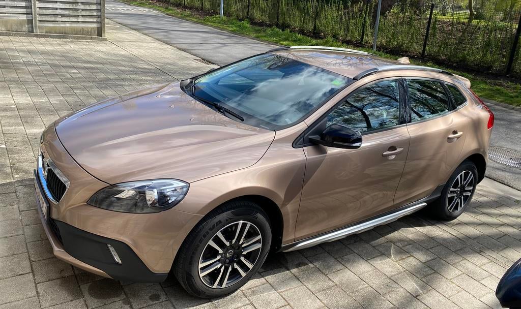 Volvo v40 cross country T3plus, Auto's, Volvo, 1995 cc, Euro 6, Bruin, Leder en Stof