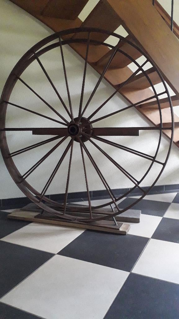 2 objets de design de roues industrielles lourdes en fer, Antiquités & Art, Enlèvement