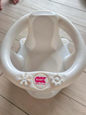Babyzitje wit beschikbaar voor biedingen