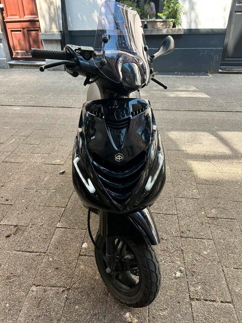 Piaggo zip scooter, Fietsen en Brommers, Scooters | Piaggio, Zo goed als nieuw, Zip, Klasse B (45 km/u), Benzine, Ophalen
