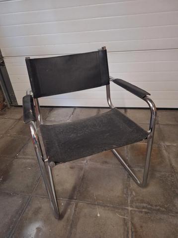 Design stoel beschikbaar voor biedingen