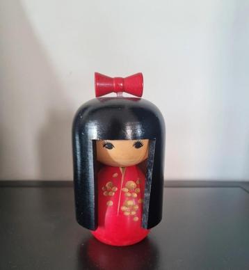kokeshi beschikbaar voor biedingen