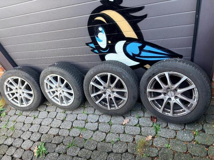 Pneus d'hiver VW Polo avec jantes en Alu 185 60 R15 88T, Autos : Pièces & Accessoires, Pneus & Jantes, Jante(s), Pneus hiver, Enlèvement