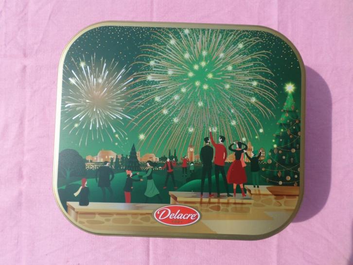 Boite métallique Noël fête Delacre feux d'artifice paillette, Collections, Boîte en métal, Comme neuf, Biscuits, Enlèvement ou Envoi