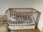 Babybed met lade, Kinderen en Baby's, Kinderkamer | Bedden, Ophalen, Gebruikt, Minder dan 140 cm, Matras