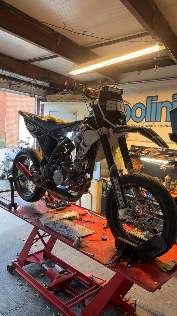 Fantic 50 performance 2021, Fietsen en Brommers, Brommers | Crossbrommers, Zo goed als nieuw, Overige merken, Ophalen