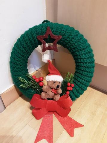 Kerstkrans  om aan de deur te hangen ! beschikbaar voor biedingen