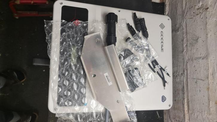 GoodWe Omvormer GW10KT-DT, Elektronische apparatuur, Overige elektronische apparatuur, Zo goed als nieuw, Ophalen of Verzenden