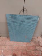 Geperforeerd ophangbord, Enlèvement