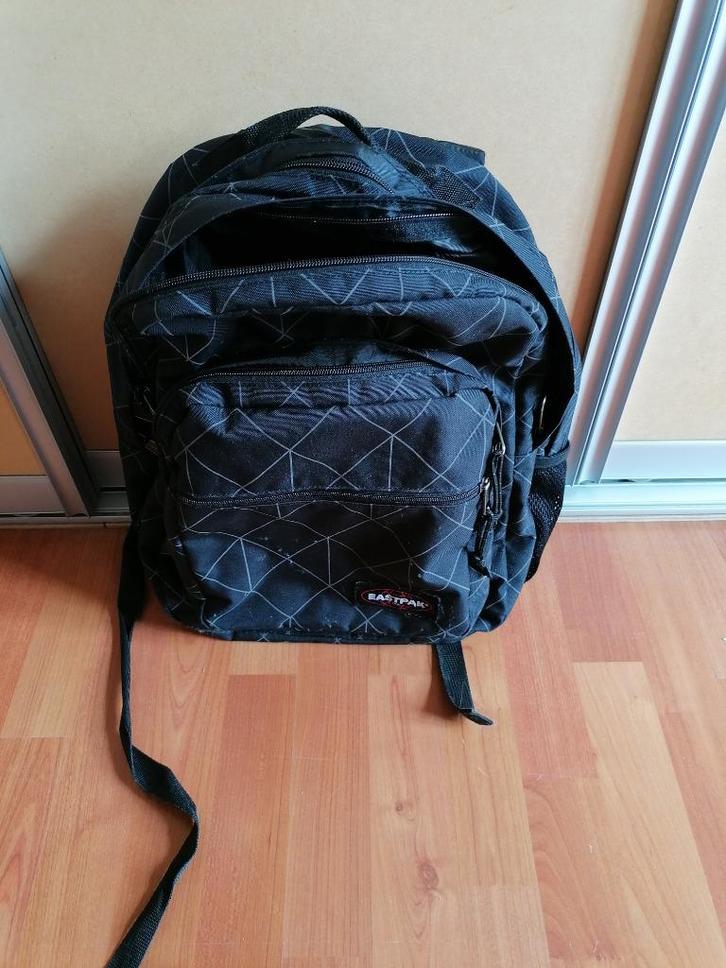 Eastpak schooltas (rugzak), Handtassen en Accessoires, Tassen | Schooltassen, Gebruikt, Rugtas, Zwart, Ophalen of Verzenden