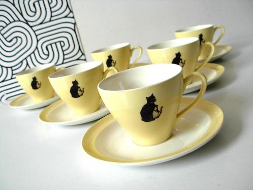 P. Regout - 6 Gele vintage koppen met zwarte kat, Antiek en Kunst, Curiosa en Brocante, Ophalen of Verzenden